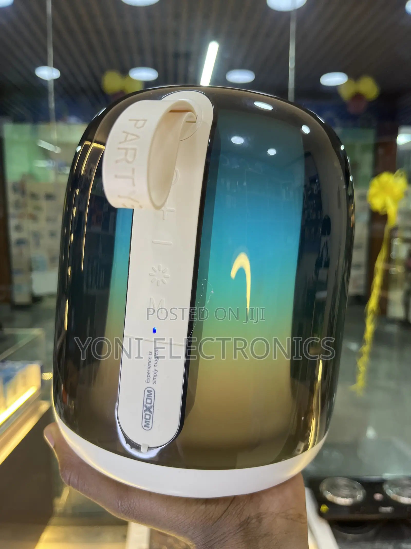 MOXOM Portable Wireless Party Speaker