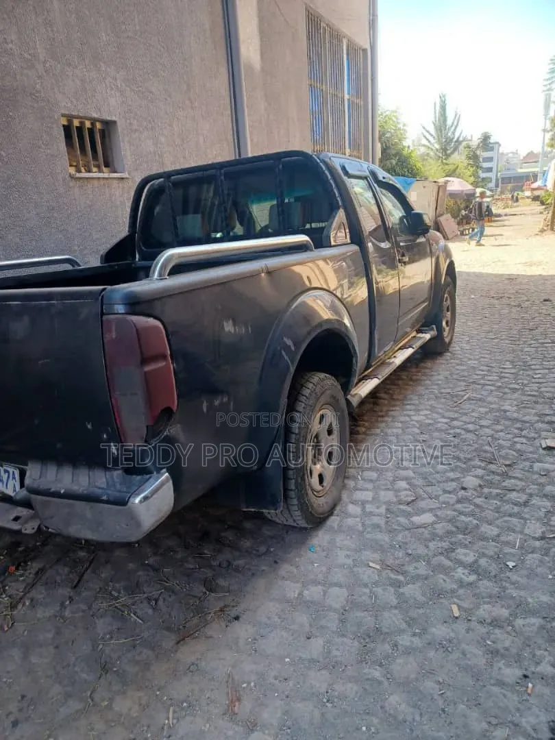 Nissan Navara 2008 Black