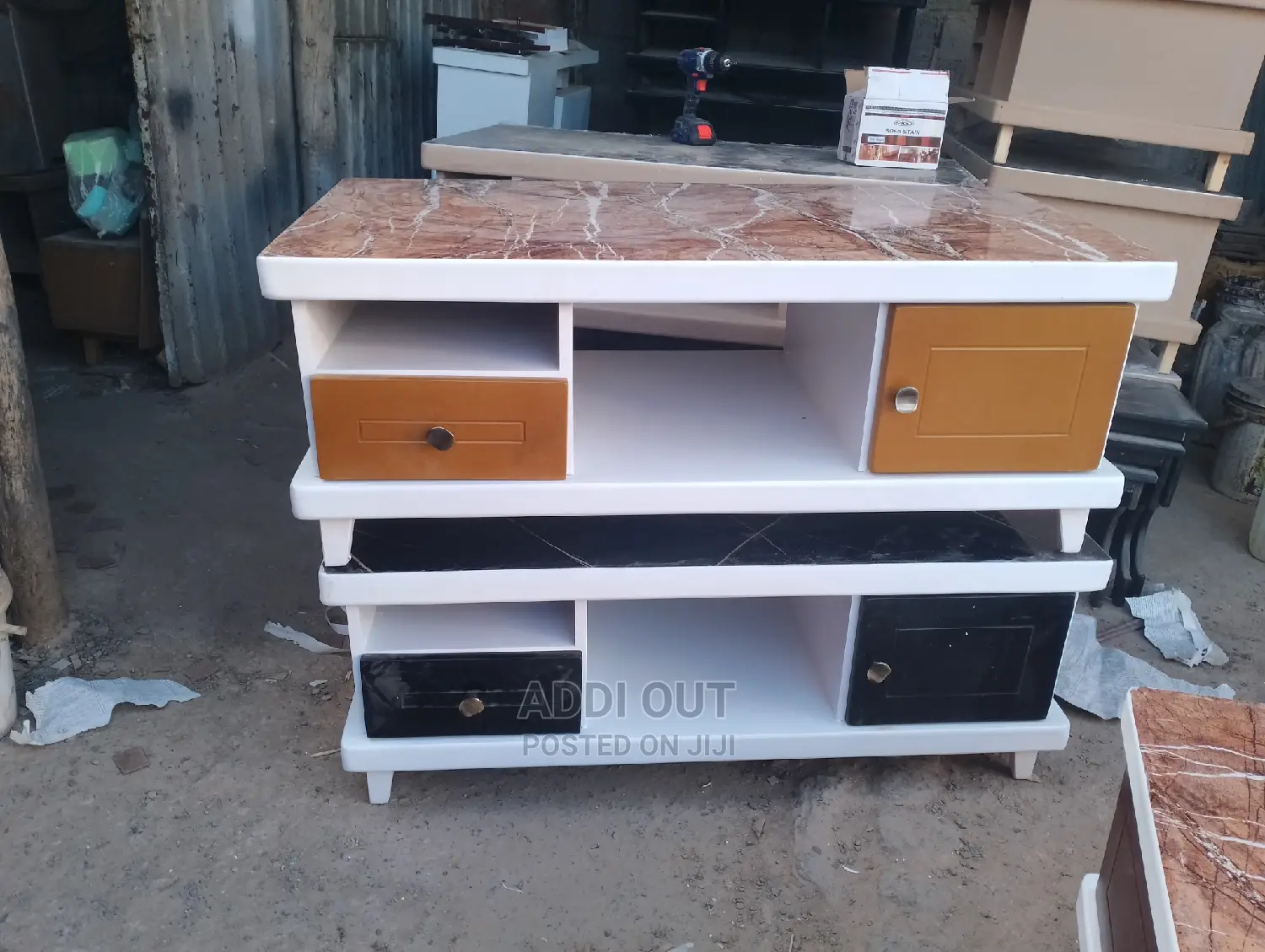 Tables/ጠረጰረዛዎች