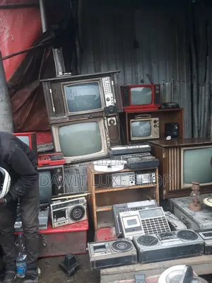 Vintage CRT Tube TV – Old Television