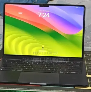 New Laptop Apple MacBook Pro 2022 M2 8GB Apple M2 SSD 512GB