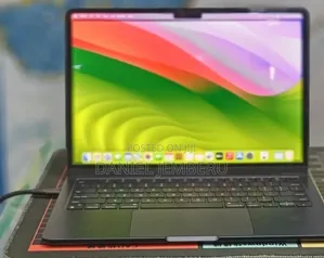 New Laptop Apple MacBook Pro 2022 M2 8GB Apple M2 SSD 512GB