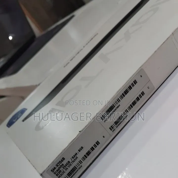 New Samsung Galaxy Tab S8 256 GB Silver