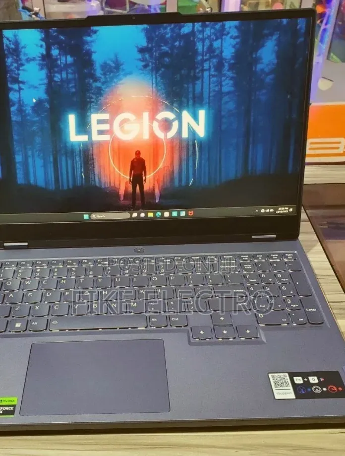 New Laptop Lenovo Legion 5 16GB AMD Ryzen 7 SSD 1T