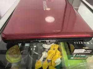 Laptop Toshiba 8GB Intel Core i7 HDD 750GB