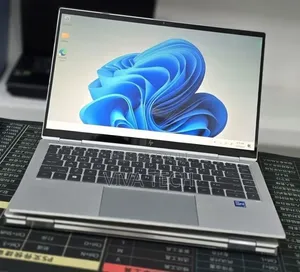 New Laptop HP EliteBook 1040 G8 16GB Intel Core i7 SSD 512GB