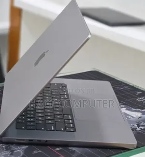New Laptop Apple MacBook Pro 2023 M2 16GB Apple M2 SSD 512GB