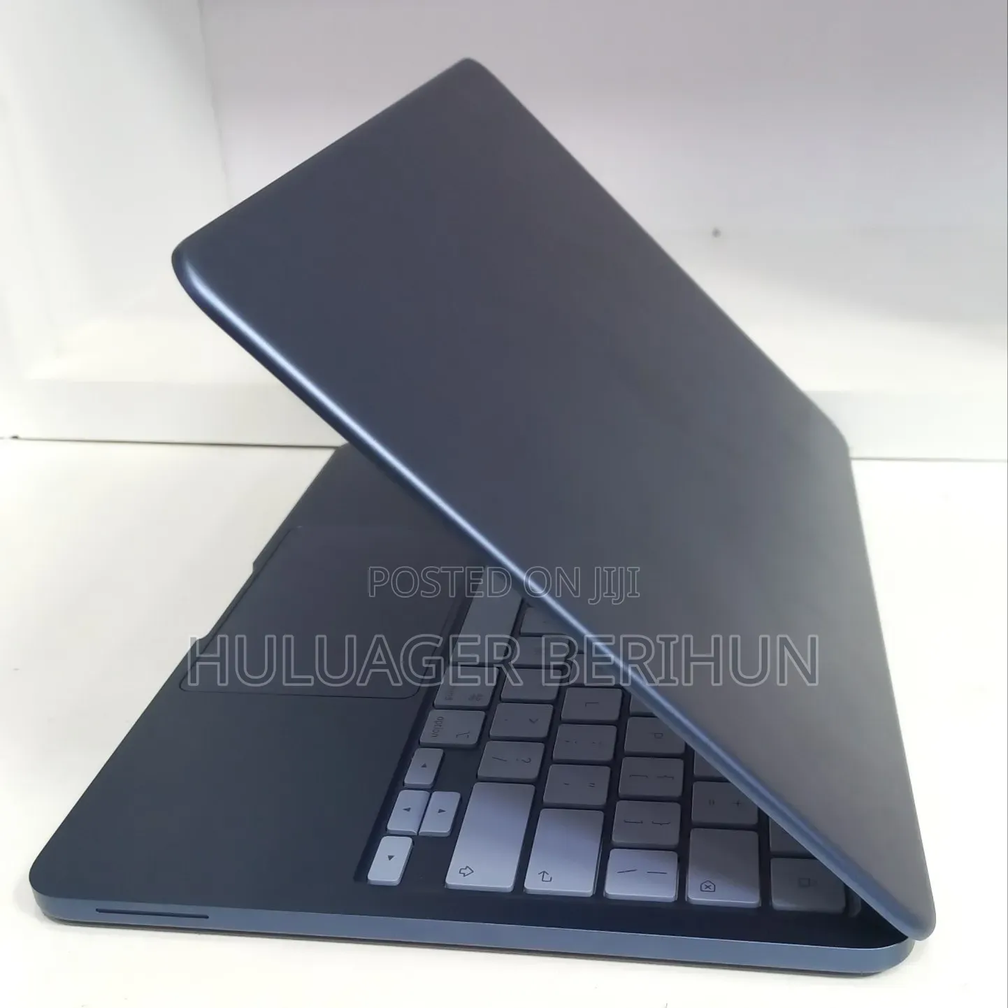 New Laptop Apple MacBook 2026 8GB Intel Core i5 SSD 256GB