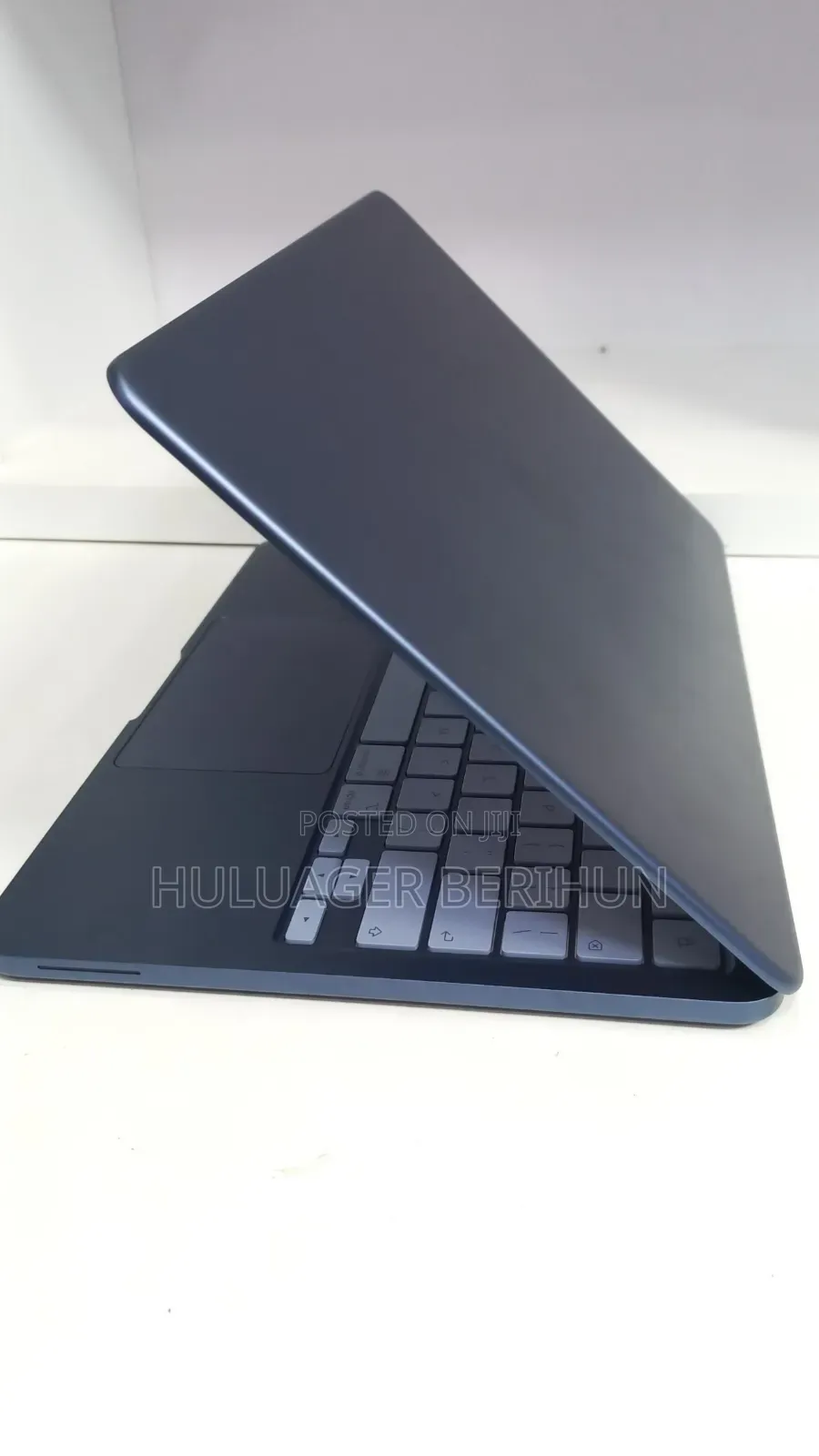 New Laptop Apple MacBook 2026 8GB Intel Core i5 SSD 256GB