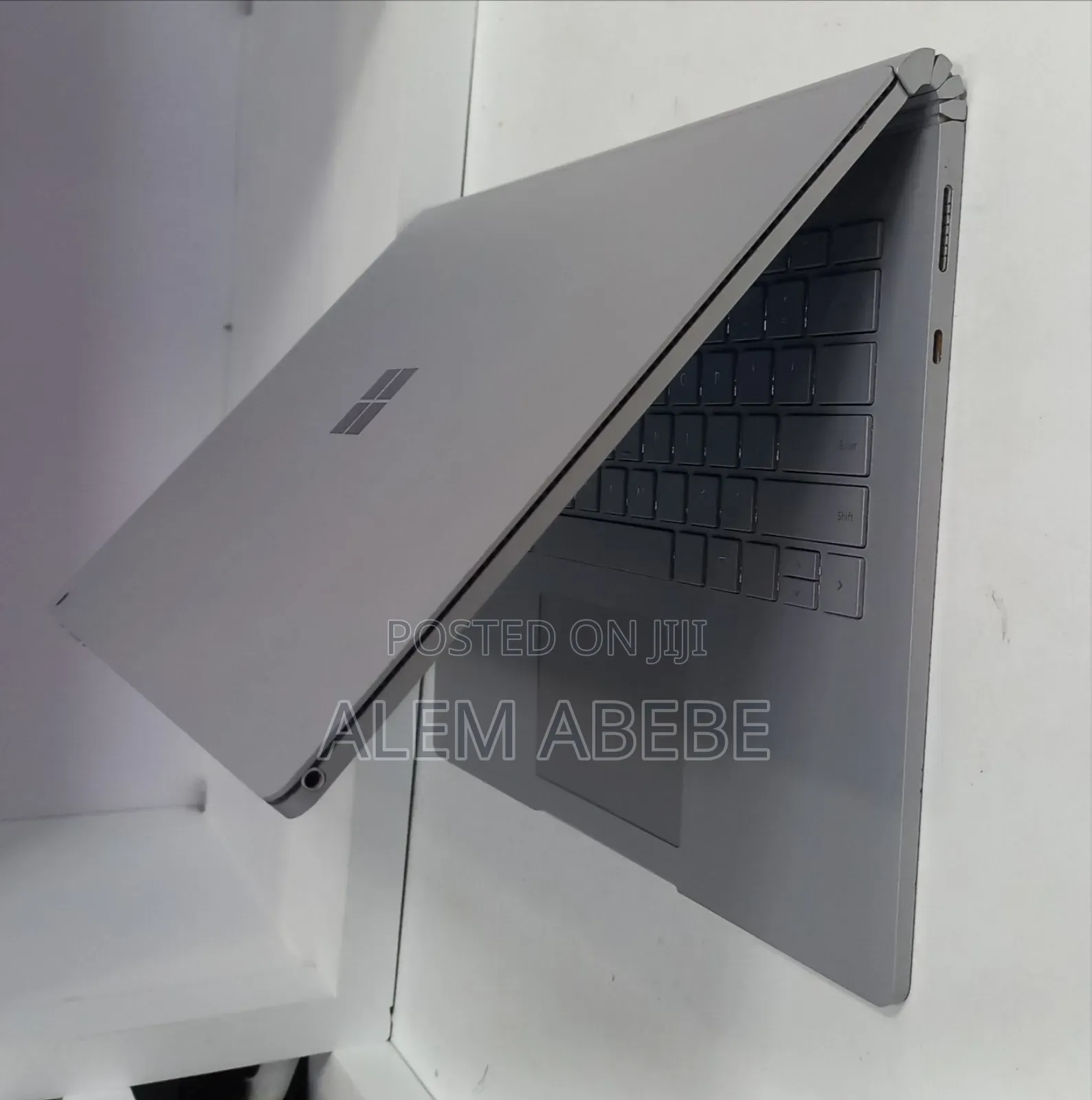 New Laptop Microsoft Surface Book 2 16GB Intel Core i7 SSD 512GB