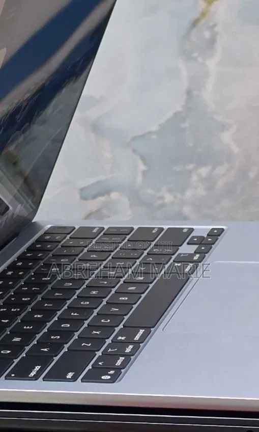 New Laptop Apple MacBook Air 2025 M4 16GB Apple M4 SSD 256GB
