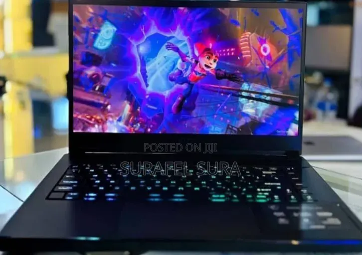 New Laptop MSI Creator 17 B11UG-415 16GB Intel Core i7 SSD 512GB