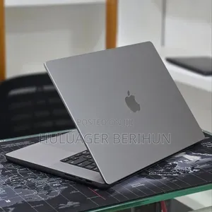 New Laptop Apple MacBook Pro 2022 M2 16GB Apple M2 SSD 512GB