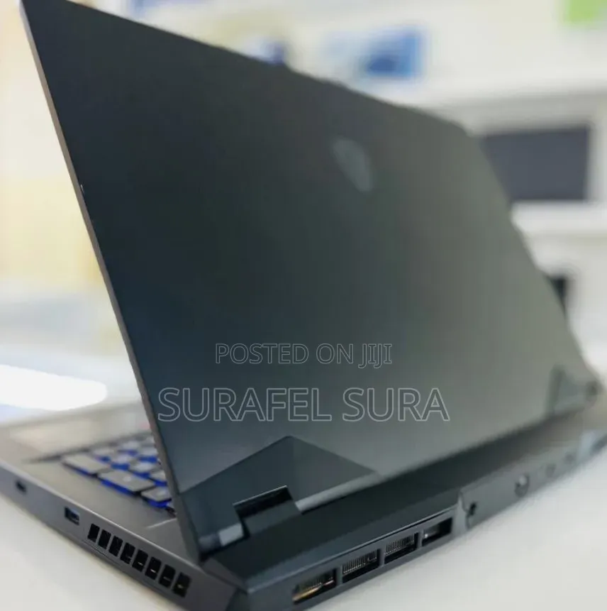 New Laptop MSI GP75 Leopard 16GB Intel Core i7 SSD 512GB