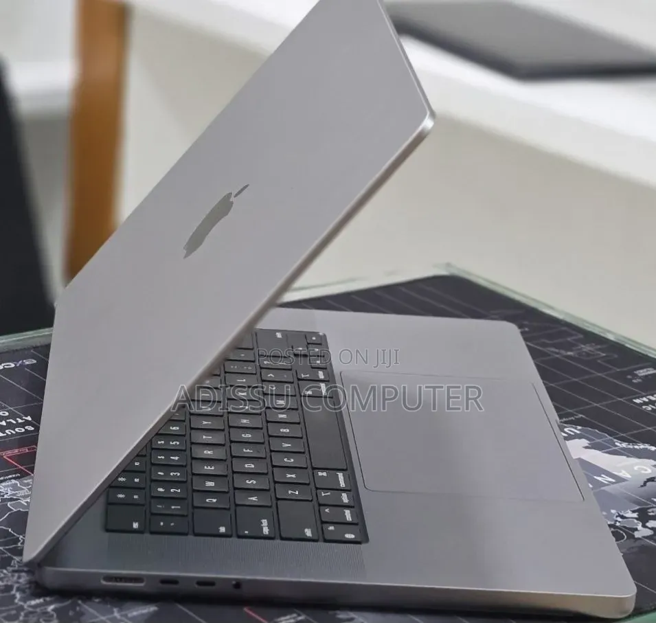 New Laptop Apple MacBook Pro 2023 M2 Pro 16GB Apple M2 SSD 512GB