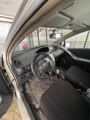 Toyota Yaris 2006 Gray