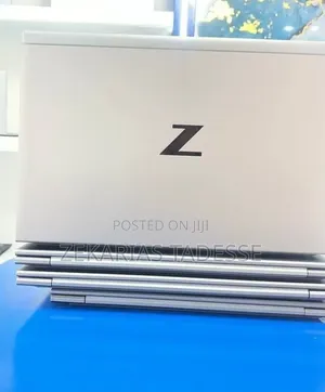 New Laptop HP ZBook Firefly G8 16GB Intel Core i7 SSD 512GB