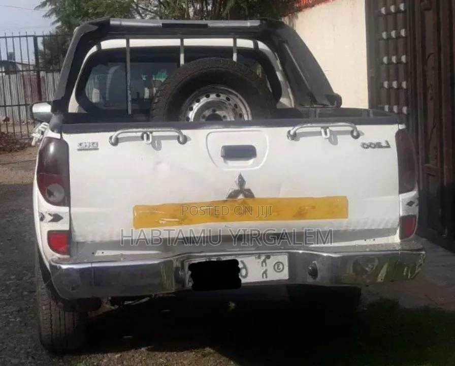 Mitsubishi L200 2008 White