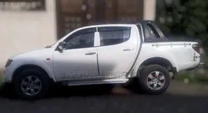 Mitsubishi L200 2008 White