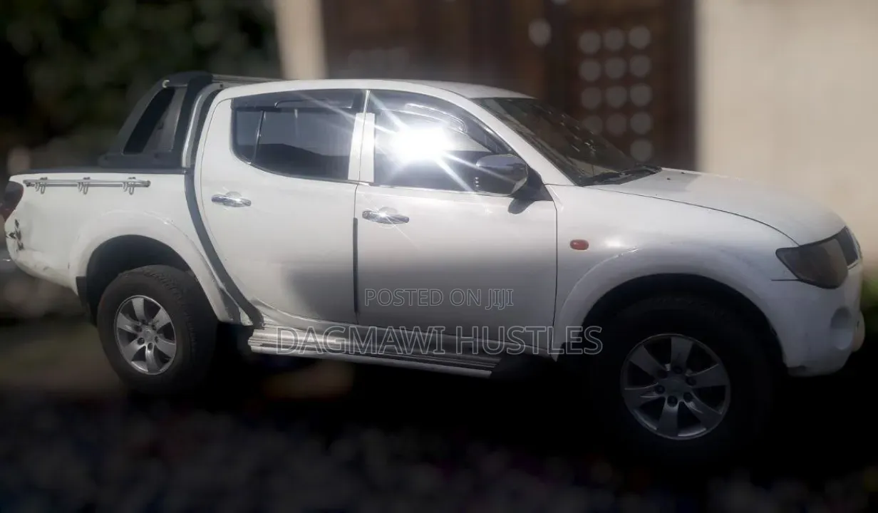 Mitsubishi L200 Double Cab 2.5 136hp 4WD 2008 White