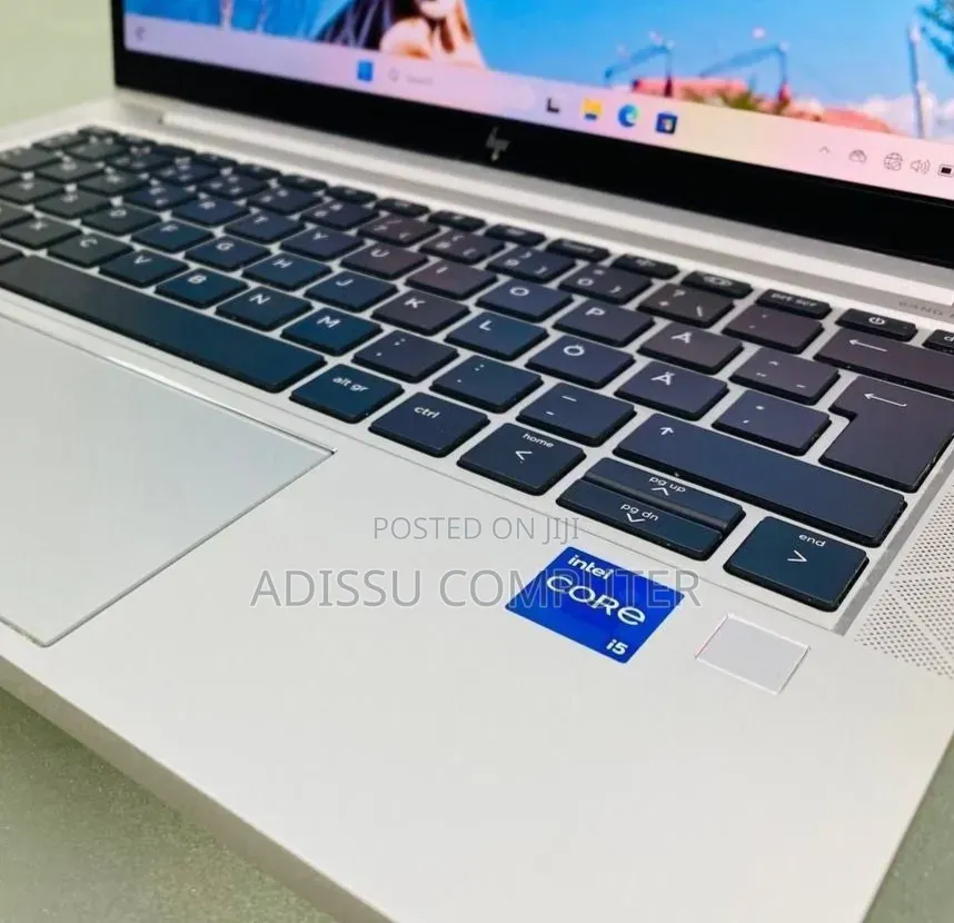 New Laptop HP EliteBook 830 G8 16GB Intel Core i5 SSD 512GB