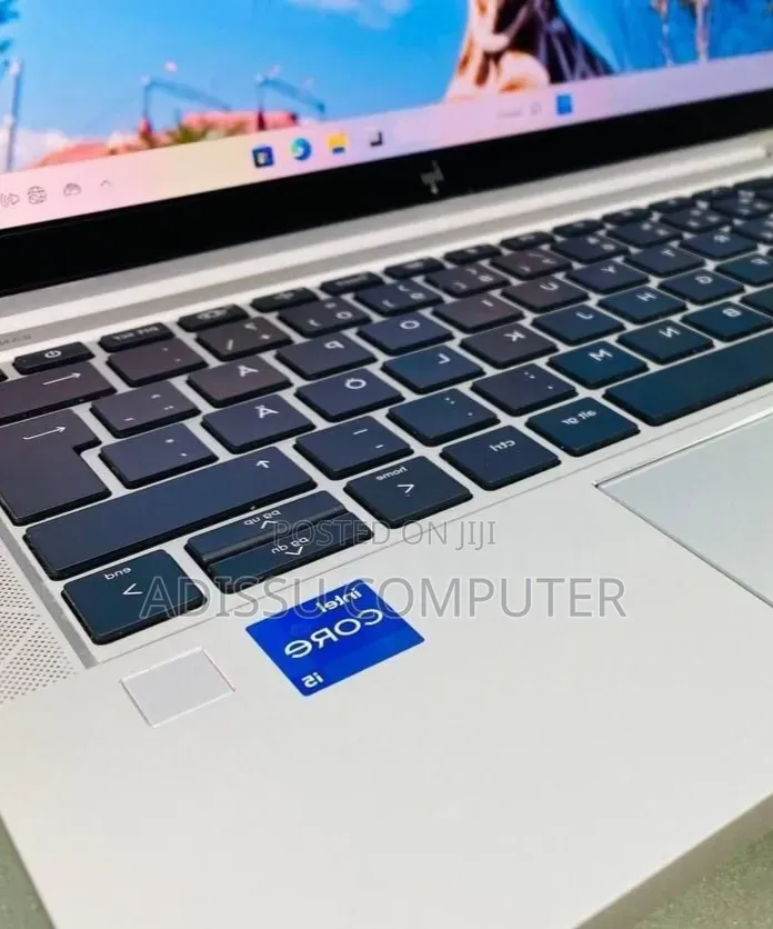 New Laptop HP EliteBook 830 G8 16GB Intel Core i5 SSD 512GB