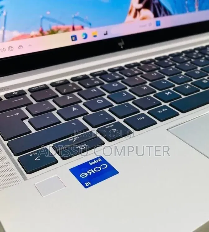 New Laptop HP EliteBook 830 G8 16GB Intel Core i5 SSD 512GB
