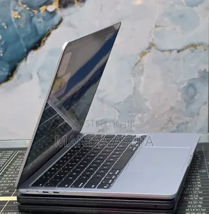 New Laptop Apple MacBook Air 2025 M4 16GB Apple M4 SSD 256GB