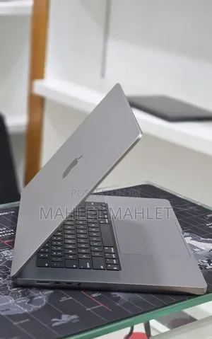 New Laptop Apple MacBook Pro 2023 M2 16GB Apple M2 SSD 512GB