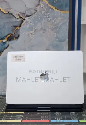New Laptop Apple MacBook Air 2025 M4 16GB Apple M4 SSD 256GB