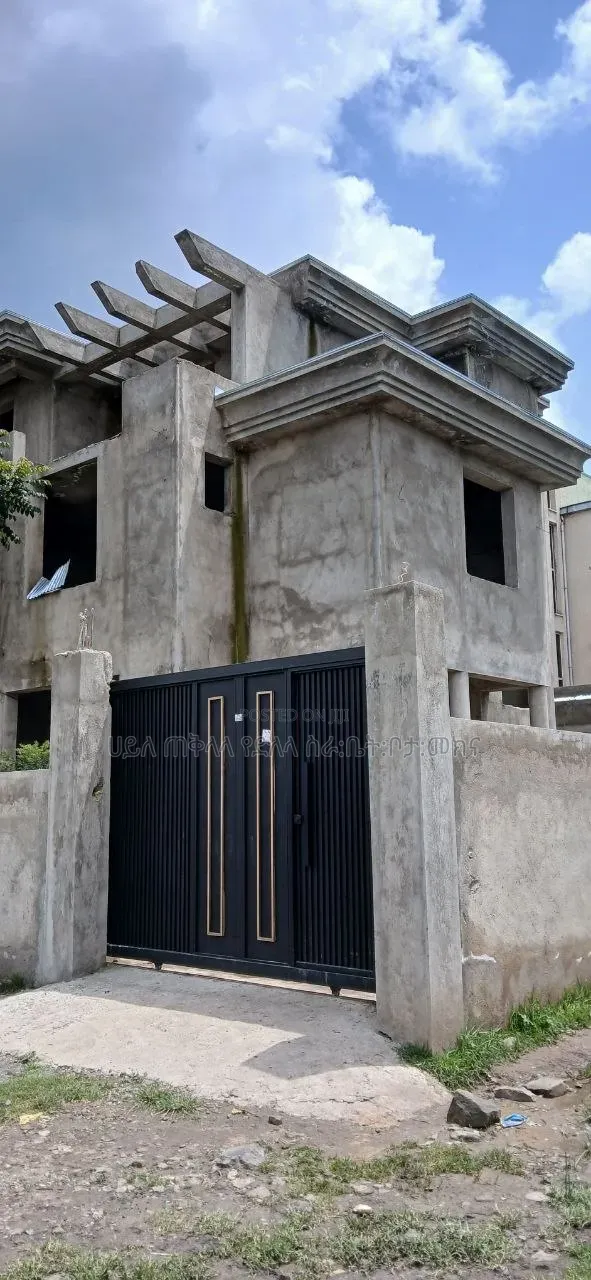 6bdrm Townhouse/Terrace in Legetafo Area Best, Oromia-Finfinne for sale
