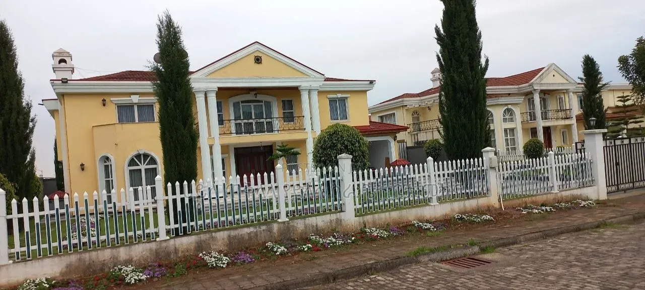 Furnished 6bdrm Townhouse/Terrace in Ccd Real State, Oromia-Finfinne