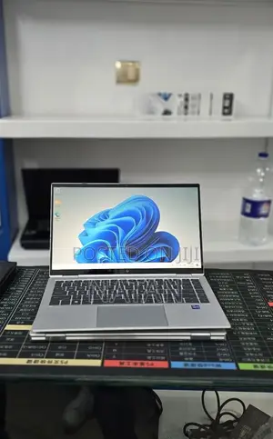 New Laptop HP EliteBook 1040 G8 16GB Intel Core i7 SSD 512GB
