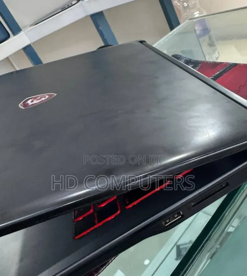 Laptop MSI CR430 8GB Intel Core i5 SSD 256GB