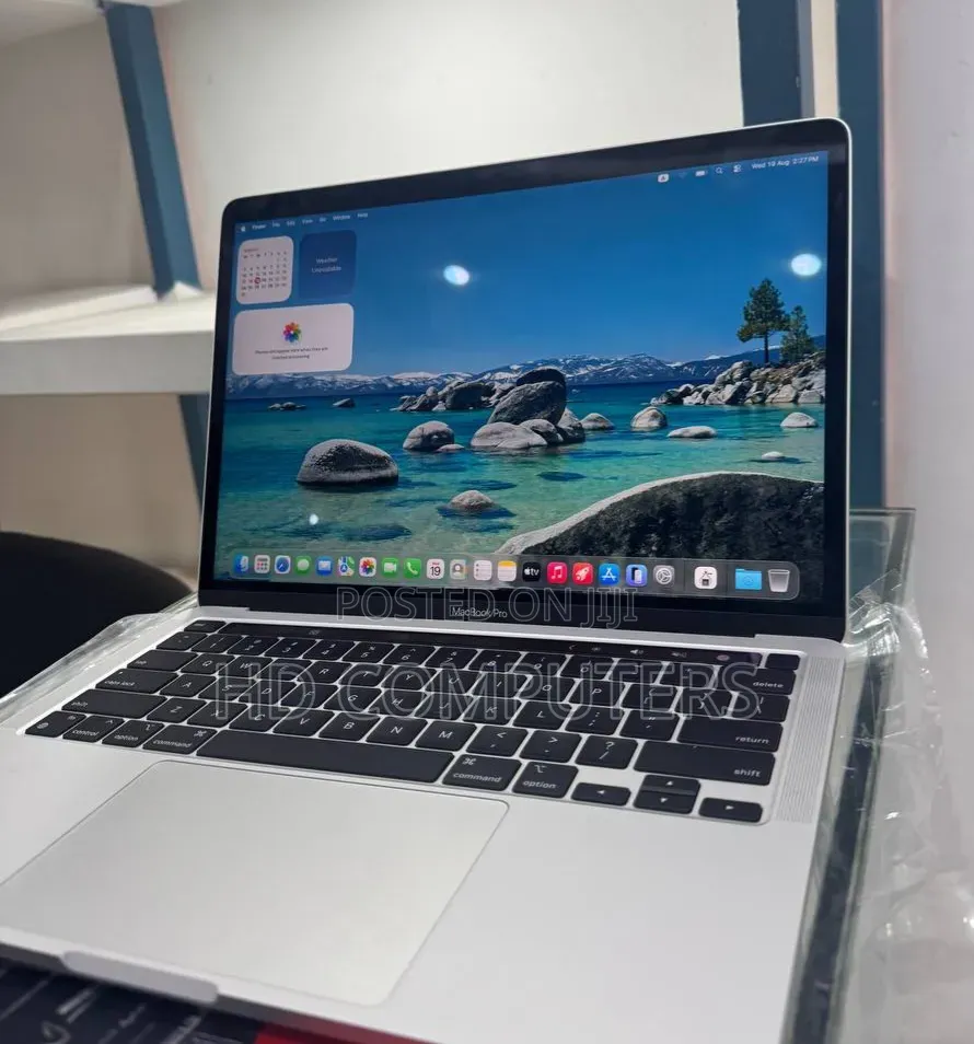 New Laptop Apple MacBook 2020 16GB Apple M1 SSD 1T