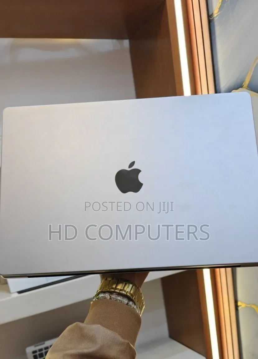 New Laptop Apple MacBook Pro 2019 16GB Apple M1 Pro SSD 512GB