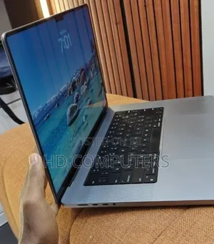 New Laptop Apple MacBook Pro 2019 16GB Apple M1 Pro SSD 512GB