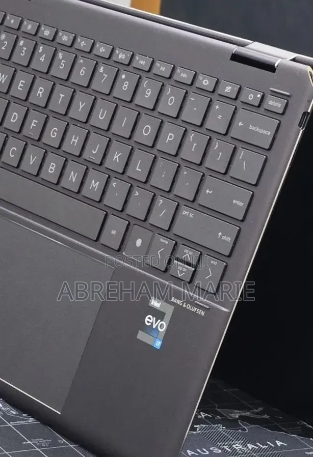 New Laptop HP Spectra 13 16GB Intel Core i7 SSD 512GB