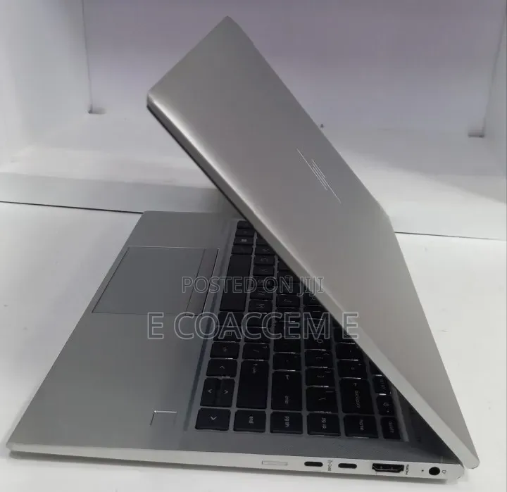 New Laptop HP 16GB AMD Ryzen 5 SSD 512GB