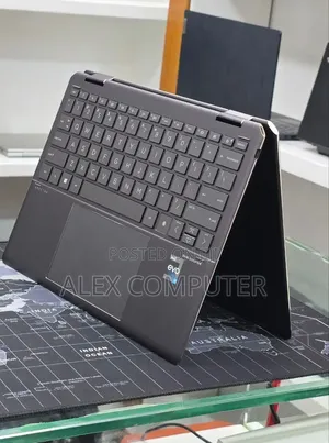 New Laptop HP Spectre X360 13 16GB Intel Core i7 SSD 512GB