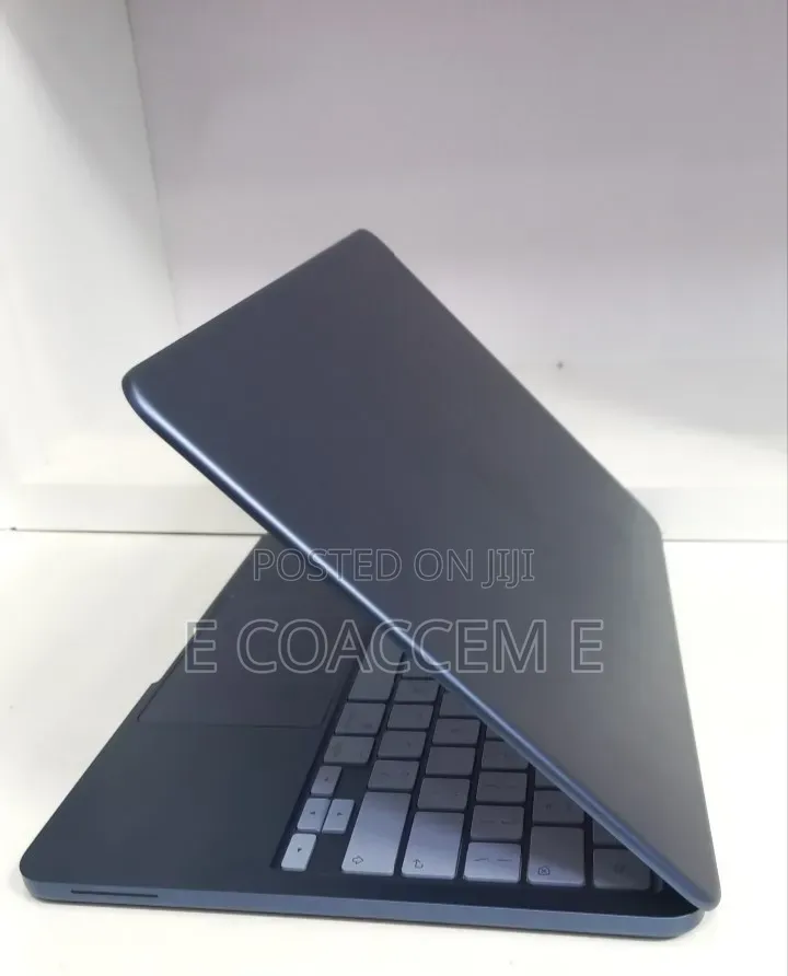 New Laptop Apple MacBook 8GB SSD 256GB