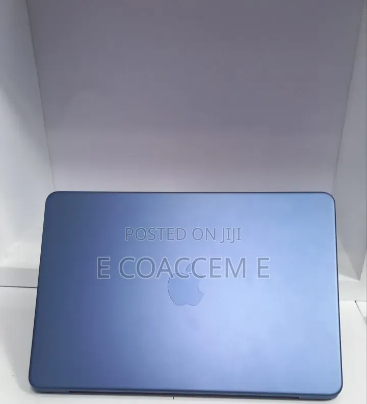 New Laptop Apple MacBook 8GB SSD 256GB