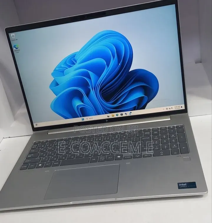 New Laptop HP EliteBook 660 G11 16GB Intel Core Ultra 7 SSD 512GB