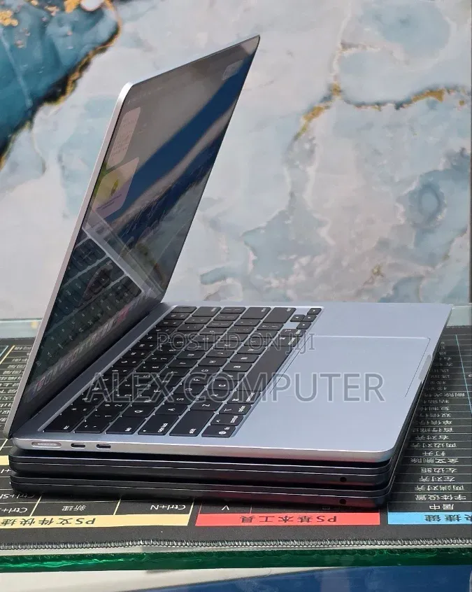 New Laptop Apple MacBook Air 2025 M4 16GB Apple M4 SSD 256GB