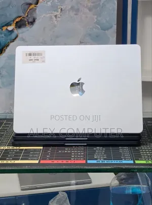New Laptop Apple MacBook Air 2025 M4 16GB Apple M4 SSD 256GB