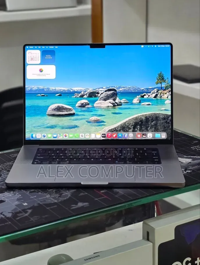 New Laptop Apple MacBook Pro 2023 M2 16GB Apple M2 SSD 512GB
