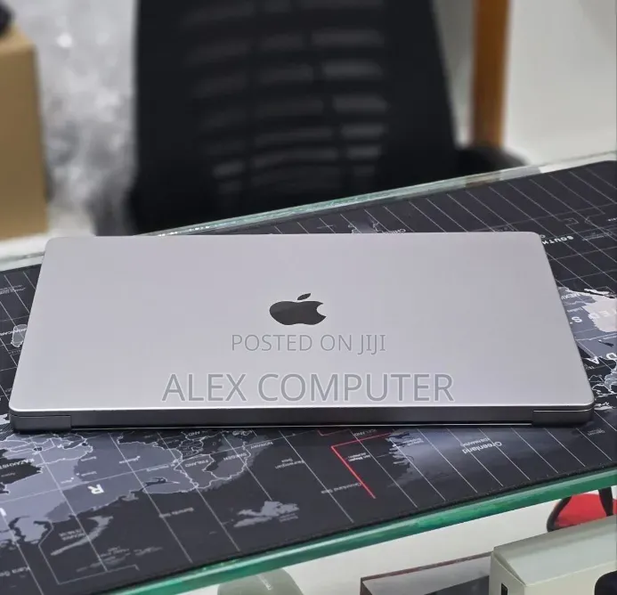 New Laptop Apple MacBook Pro 2023 M2 16GB Apple M2 SSD 512GB