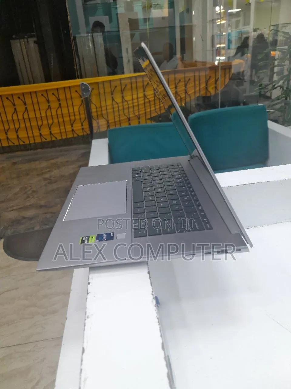 New Laptop HP ZBook Firefly 16 G10 16GB Intel Core i9 SSD 1T