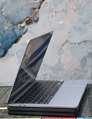 New Laptop Apple MacBook Air 2025 M4 16GB Apple M4 SSD 256GB
