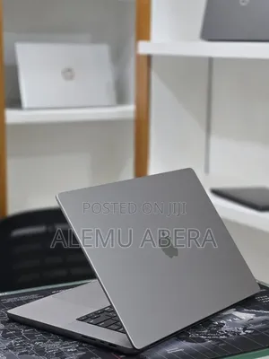 New Laptop Apple MacBook Pro 2023 M2 Pro 16GB Apple M2 SSD 512GB